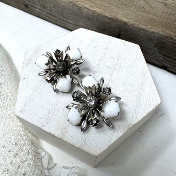 Vintage White Floral Clip-On Earrings With Rhinestones & Silver-Tone Metal - Picture 2 of 6